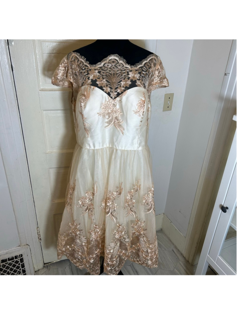 Women's Chi Chi London Cream Gold Lace Midi Dress Size 22 Fairy Princess